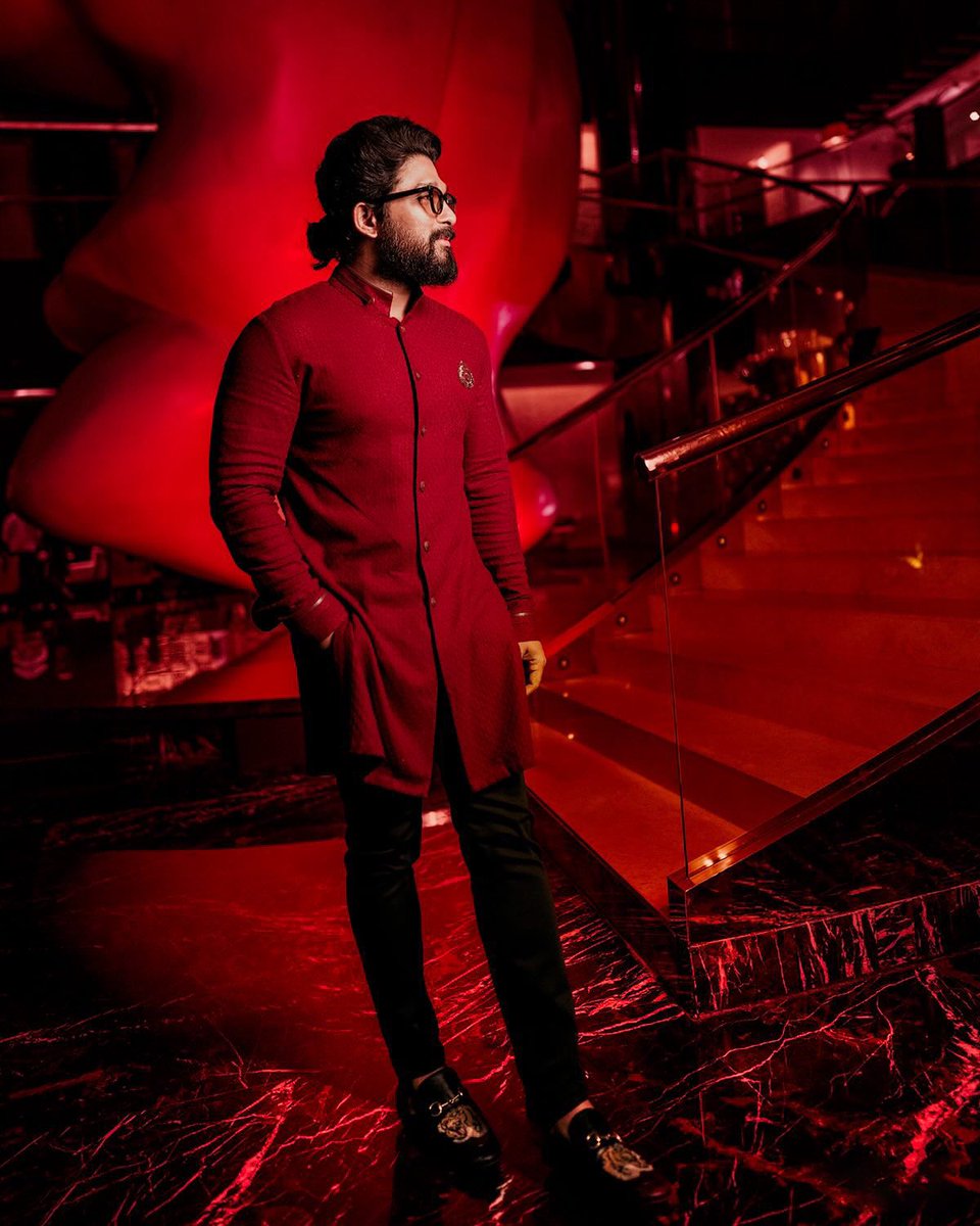 ashwinmawle's tweet photo. He is …… F I R E 🔥🔥🔥🔥
@alluarjun in @ShantanuNikhil 
Shoes - @gucci 
Styled by - @ashwinmawle &amp; @hassankhanhak 
#alluarjun #shantanunikhil #styledbyashwin https://t.co/Pjm8K1Hpd4