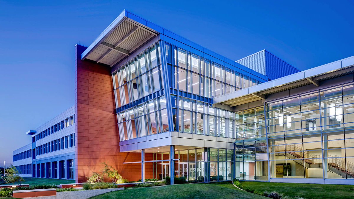 baylorgraduate's tweet photo. The Baylor Research and Innovation Collaborative (BRIC) houses 330,000 sqft of spaces optimized for both research and advanced prototyping. Baylor graduate faculty and students utilize these spaces daily to accomplish groundbreaking industry research. https://t.co/7lQvI3J9gJ