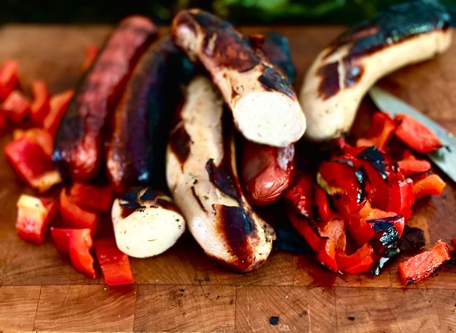 QCSausage's tweet photo. Taking advantage of this beautiful fall weather 🍁🌞
#tuesdayvibe #fallgrilling #craftsausages #tailgatingseason #smokedsausages #bratwursts #porkopolis #cincinnati https://t.co/lFS9aJGoeA