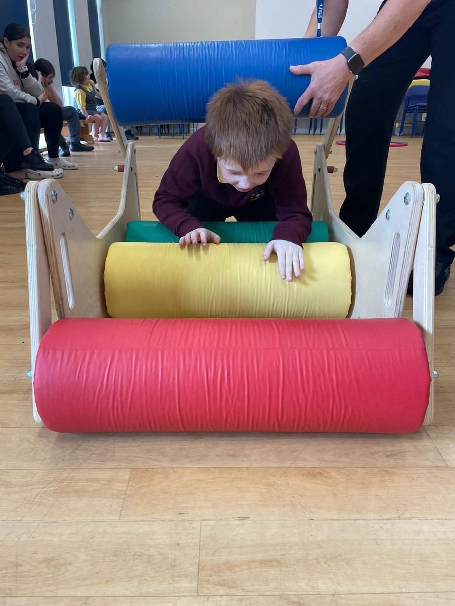 YsgolPenCoch's tweet photo. In ospreys class we enjoy sensory circuits in the hall. #ospreysclass https://t.co/W7Kxb7zZnJ