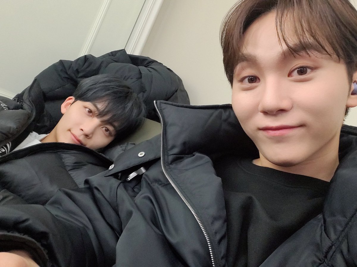 CCOOLTTUK's tweet photo. 어지러워요오오오오....... https://t.co/lkIEktskLr