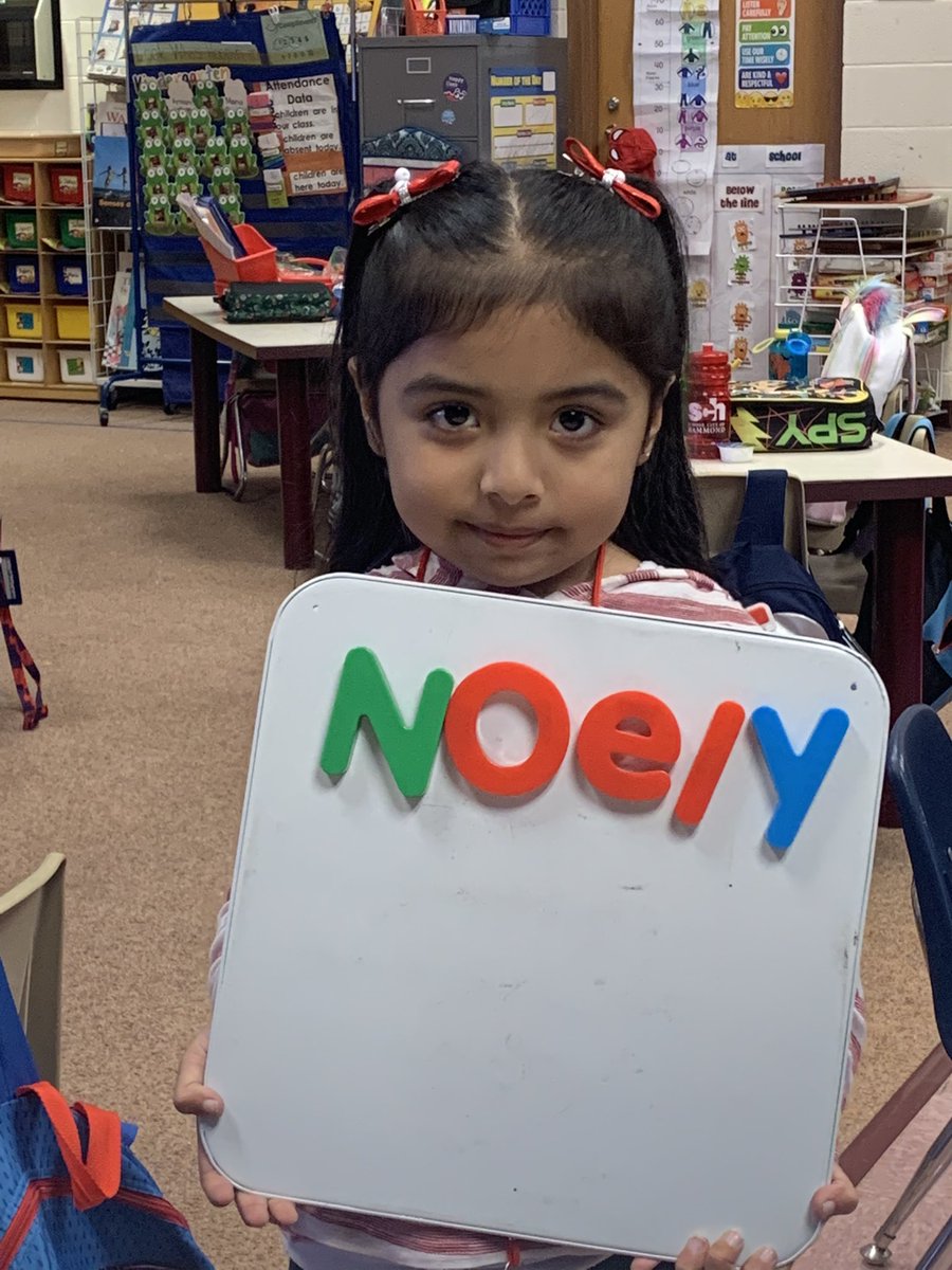 velezroom104's tweet photo. More learning in centers #velez104 #schk12 https://t.co/6DXlhIGR2d
