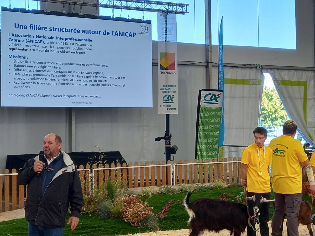 anicapfr's tweet photo. L'#ANICAP est au @SommetElevage dans le Hall 5 stand B3.
L'occasion de présenter la filière et les #races #caprines sur le ring avec @capgenes et d'échanger avec @MFesneau sur les problématiques #énergie et foncier à l'#installation. https://t.co/DDk4bv3xku