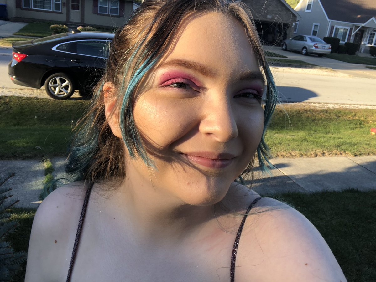 kats_muffin's tweet photo. Happy #tuesdayforkat <3 @KatStuartMusic ilysm I can’t believe I’ve been in ur fandom for almost three years <3 TODAY IS MY CHOIR CONCERT AHHHHH! This pic was from my hoco <3 #KATRINA https://t.co/GsYZvdpfKQ
