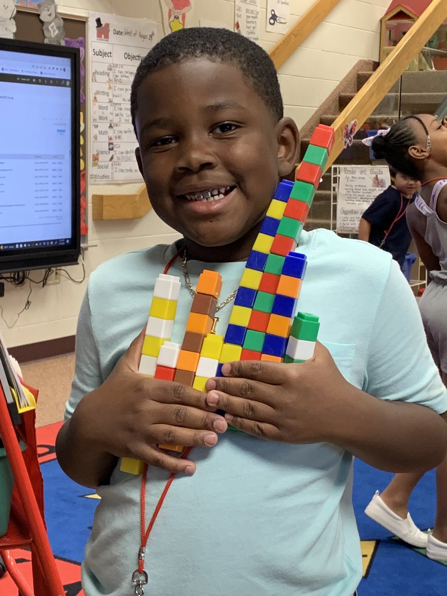 velezroom104's tweet photo. Making patterns #velezroom104
#schk12 https://t.co/UFX1WiJP5s