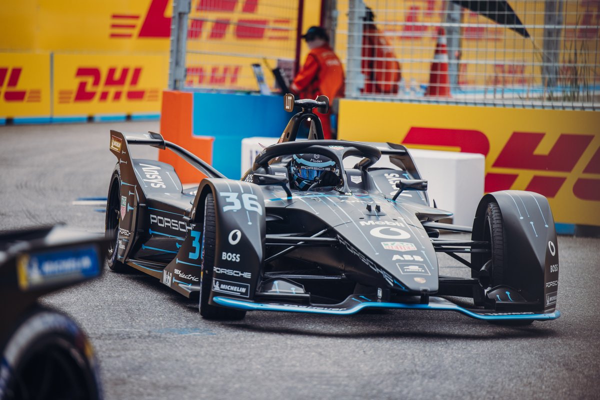 PorscheFormulaE's tweet photo. A special livery? Sure! We just loved our #Porsche99XElectric in her new outfit during the 2022 #SeoulEPrix.
We are already arriving on the finishing straight of our "bye bye Gen2" series ahead of our Gen3 world premiere on 7 Nov. Stay tuned!
#MakeItMatter #PorscheFormulaE https://t.co/qBqG9q025r
