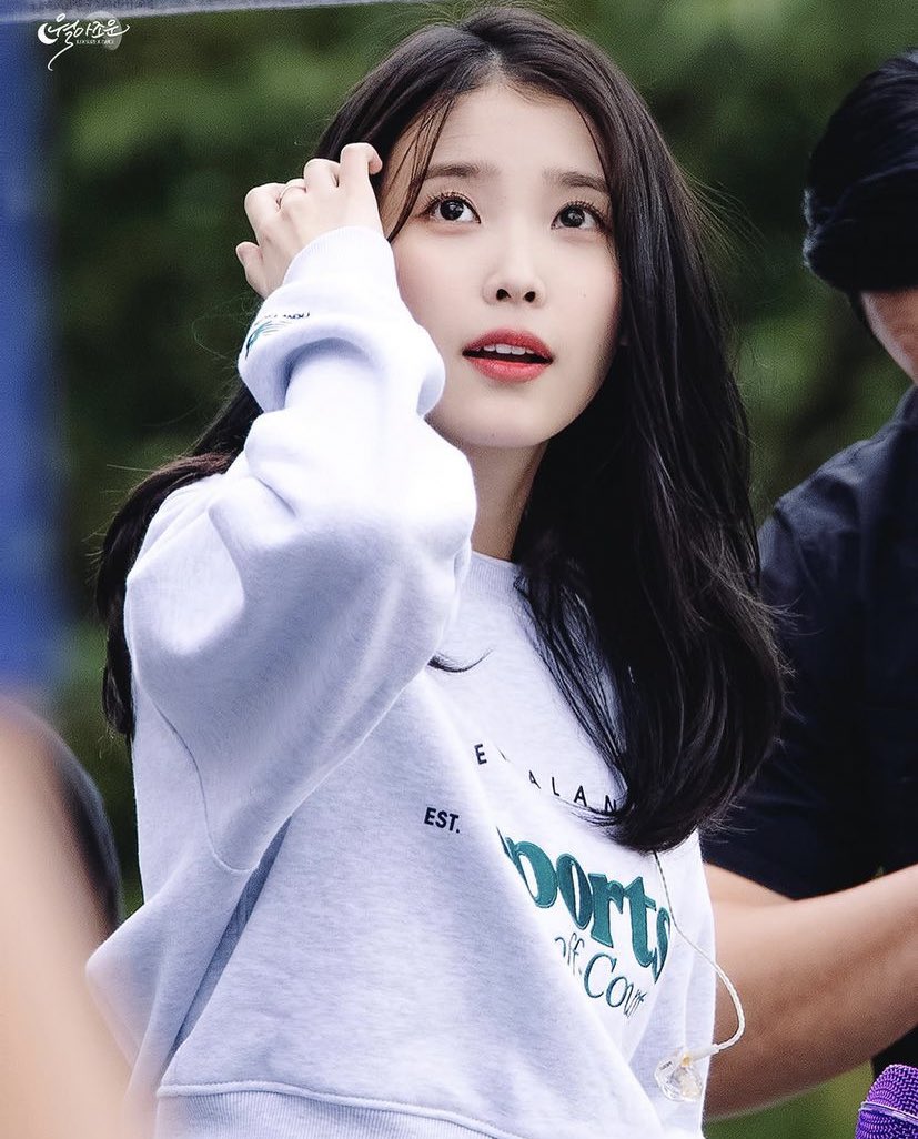 iuvisuals's tweet photo. #IU #이지은
#키스가죄 #밤을걷다 https://t.co/BizTWGuIEd