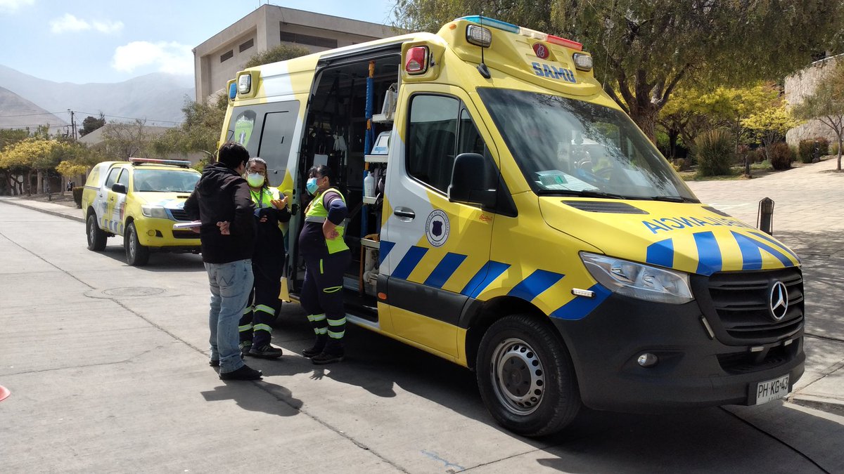 SamuAntofagasta's tweet photo. #SAMU #Antofagasta Parte del equipo de gestión junto a prevencionista y gestor ambiental @ServSaludAfta visitan la Base #Tocopilla, para evaluar la mejora de las actividades relacionadas a Residuos de Establecimientos de Atención de #Salud (REAS)
🥽🩸🩹🚿🩺 https://t.co/2Exji8spmt
