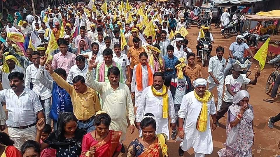 Rp_lodhipawai's tweet photo. #मेरा_नेता_मेरा_स्वाभिमान
दलित पिछड़ों वंचितों की मसीहा हमेशा अन्याय अत्याचार के खिलाफ लड़ाई लड़ने वाले obc महासभा प्रदेश अध्यक्ष श्री @MPARMYCHIEF भैया जिंदाबाद #मध्य_प्रदेश @OBCARMYCHIEF  @rameshw55438438 @KTNIARMYCHIEF @OBCHHATARPUR @Obc_rakesh1 @obckas @ANI @Anil_Lodhi_NSUI https://t.co/Q0GkrCRpyN