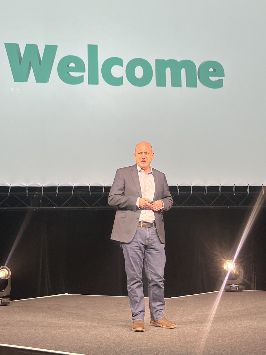 Start the DPC 2022 with <a href="/SimonEwington/">Simon Ewington</a> !!!!
Welcome !! #Hpe #hpedpc2022 <a href="/gioiadamore_/">Gioia D'Amore</a> <a href="/GeorgeHope216/">George Hope</a> <a href="/jessechavez94/">Jesse Chavez</a> <a href="/Esprinet_Ita/">Esprinet Italia</a> <a href="/ComputerGross/">Computer Gross</a> <a href="/IngramMicroIT/">Ingram Micro Italia</a> <a href="/TechDataItalia/">Tech Data Italia</a>