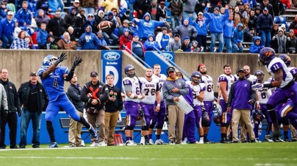 TJamesIndState's tweet photo. Throwback Tuesday: On this day in 2014 IndState Football beat 10th-ranked Northern Iowa 20-19 at Memorial Stadium. Sycamores’ winning TD came on a 38-yard pass from wide receiver (and former QB) Chris O’Leary to wide receiver Gary Owens with 2:12 remaining in the game. https://t.co/izyFZFdpu0
