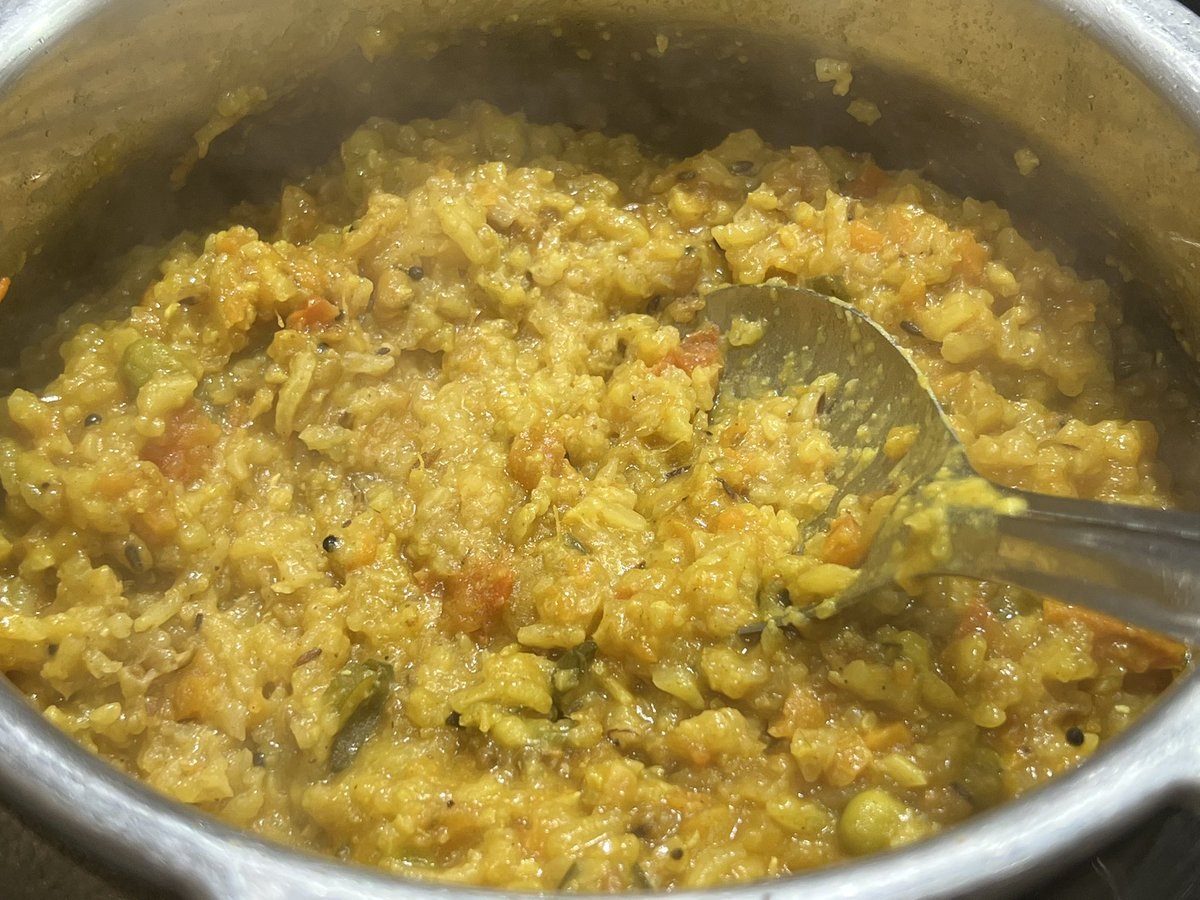 ThisAndThatDude's tweet photo. #DadDays khichadi is ready. #DudeFood https://t.co/0ZN4wPu8Lm