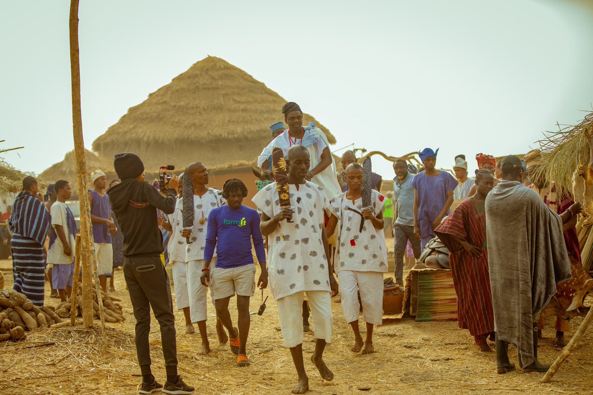 EAzanami's tweet photo. Here are some Set Pictures from Anikulapo 
Still photography by @oluwapitson 
BTS by @EAzanami 
#ANIKULAPOthemovie https://t.co/1zuZULfaeR