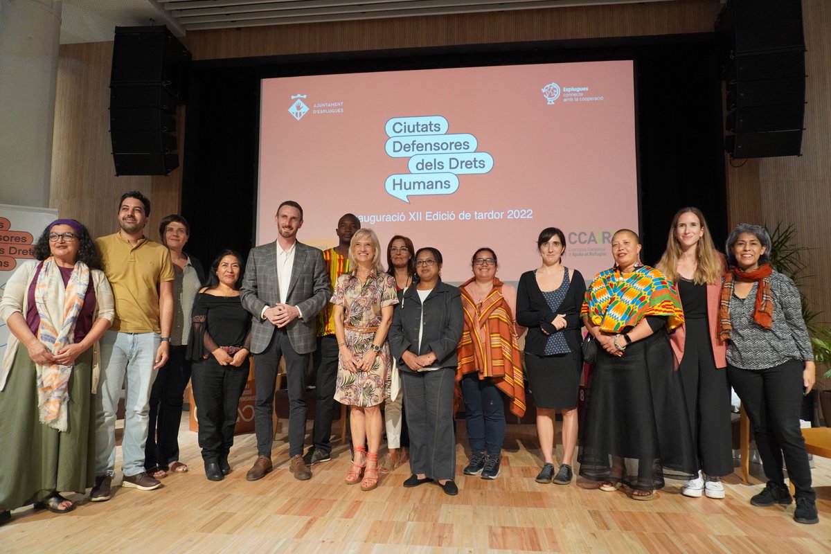 📣 Ahir, dilluns 3 d'octubre, <a href="/ajesplugues/">Ajuntament d'Esplugues de Llobregat</a> va acollir l'acte d'inauguració de la gira de tardor de la XII edició de #CDDH 👉 Més informació a ciutatsdretshumans.cat/2022/acte-inau… 

#DefensemQuiDefensa #ciutatsDH <a href="/CCARefugi/">Comissió Catalana d'Acció pel Refugi</a> <a href="/FonsCatala/">FonsCatalàCooperació</a> <a href="/intdiba/">intdiba</a> <a href="/socpilardiaz/">Pilar Díaz</a> <a href="/IsidrePineda/">Isidre Pineda</a> <a href="/TaulaColombia/">Taula Colòmbia</a>