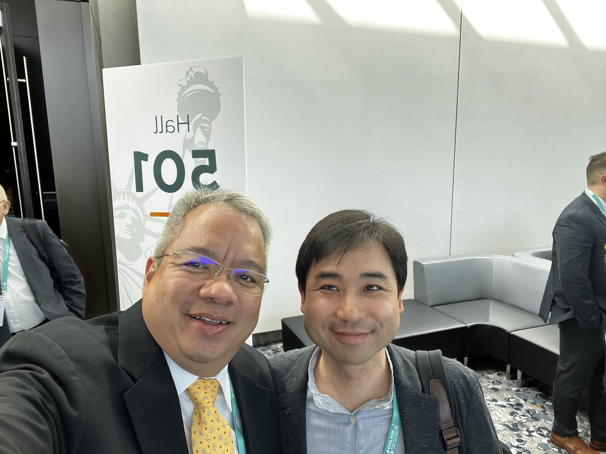 drjoeng's tweet photo. Really nice to connect with #editorinchief #eic @jgo_journal Prof Suh @IGCSociety #IGCS2022!   We hope to see you all @IGCSociety #ICGCS2023 #IGCSKorea #IGCSSeoul #hwaiting https://t.co/PZdIaqOGjw
