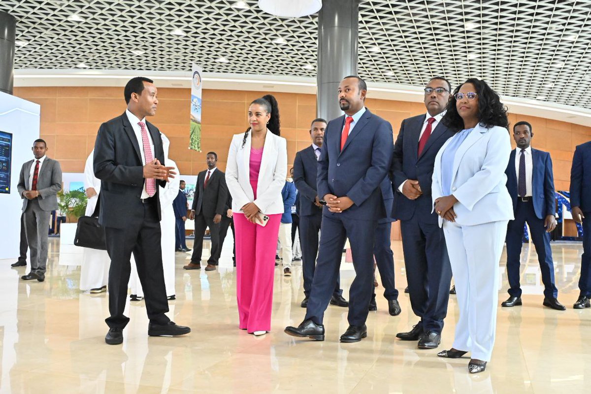ethiotelecom's tweet photo. የወቅቱን የዓለማችንን የሳይንስ፣ ቴክኖሎጂ እና ዲጂታል ግኝቶችን በአካል መመልከት ብሎም መሞከር የሚቻልበት እና ለሃገራችን ወጣቶች እንዲሁም ለዘርፉ ተመራማሪዎች ለፈጠራ እና ምርምር https://t.co/TNH7DoKUt3