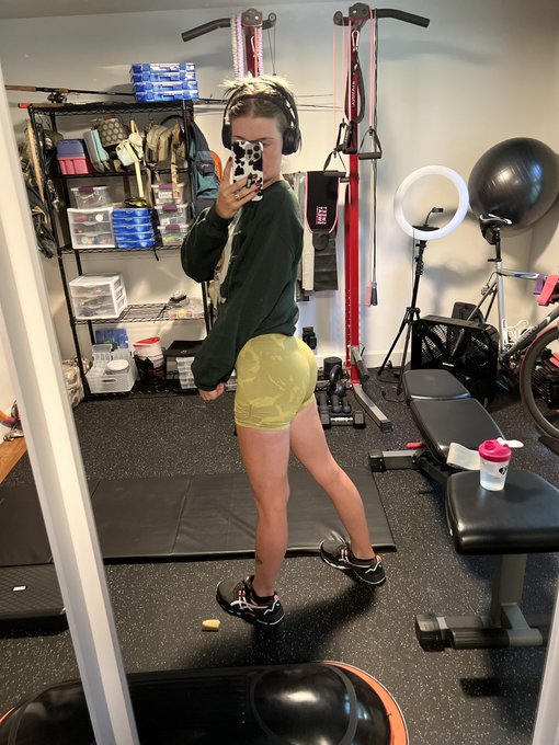 TW Pornstars - Riley Roscato. Popular pictures and videos from Twitter