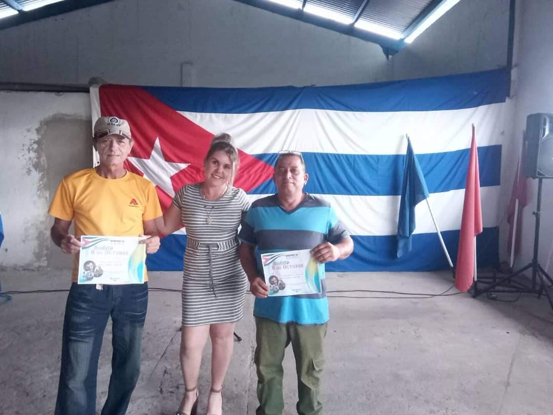 mariposacampo71's tweet photo. Inició por la UEB Alastor #LasTunas de Empresa de Refrigeración y Calderas, Jornada de homenaje a los innovadores en esta provincia de #Cuba @tiempo21cuba @alibarrios1 @YuliaMarquezP @EloylvarezMart1 @oneliocc @TunasTV1 @50Trabajadores @YenimaD @migueldn21 @ACN_Cuba @radionline https://t.co/LeVTGPhQd9