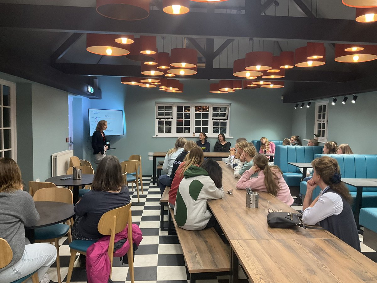 PangCollCDS's tweet photo. The first meeting of the Charlotte Drake Society this year saw nutritionist Christine Bailey from @Thomas_Franks_ discussing nutrition, skin and the menstrual cycle. @PangCollSixth girls attended and sampled healthy snacks and were able to ask questions to Christine. https://t.co/uJPICMD8fL