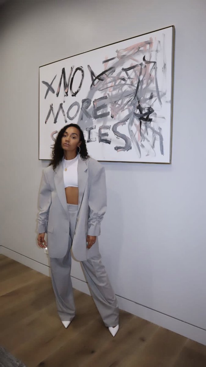 Lisamixer4ever's tweet photo. Happy Birthday Queen @LeighAnneMusic 🥳❤️🥰💐 Love u lots https://t.co/rekUK9omvS