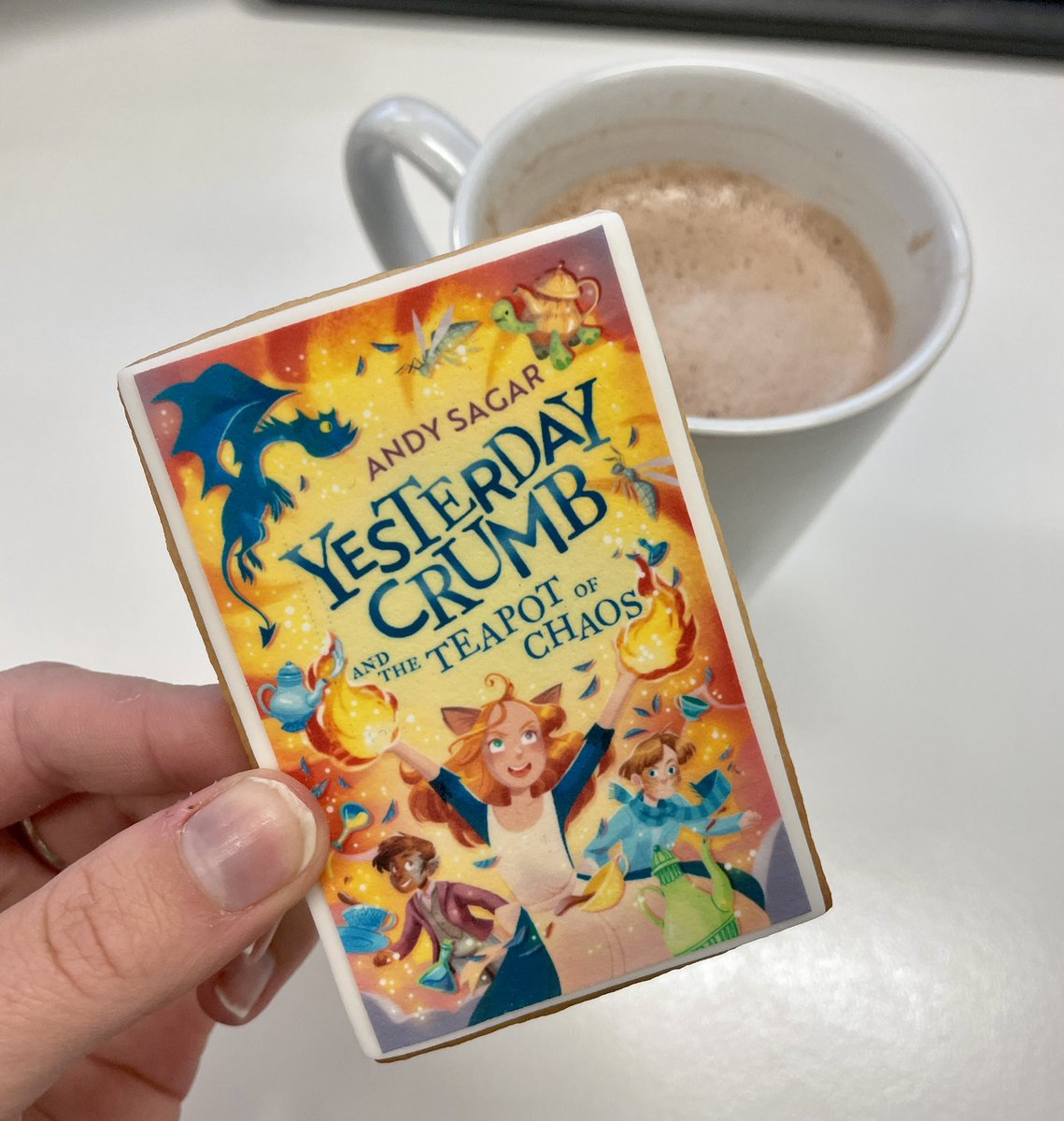 Thrilled to be back working on the totally scrumptious #YesterdayCrumb series!

Book 2 coming March 2023 🧁