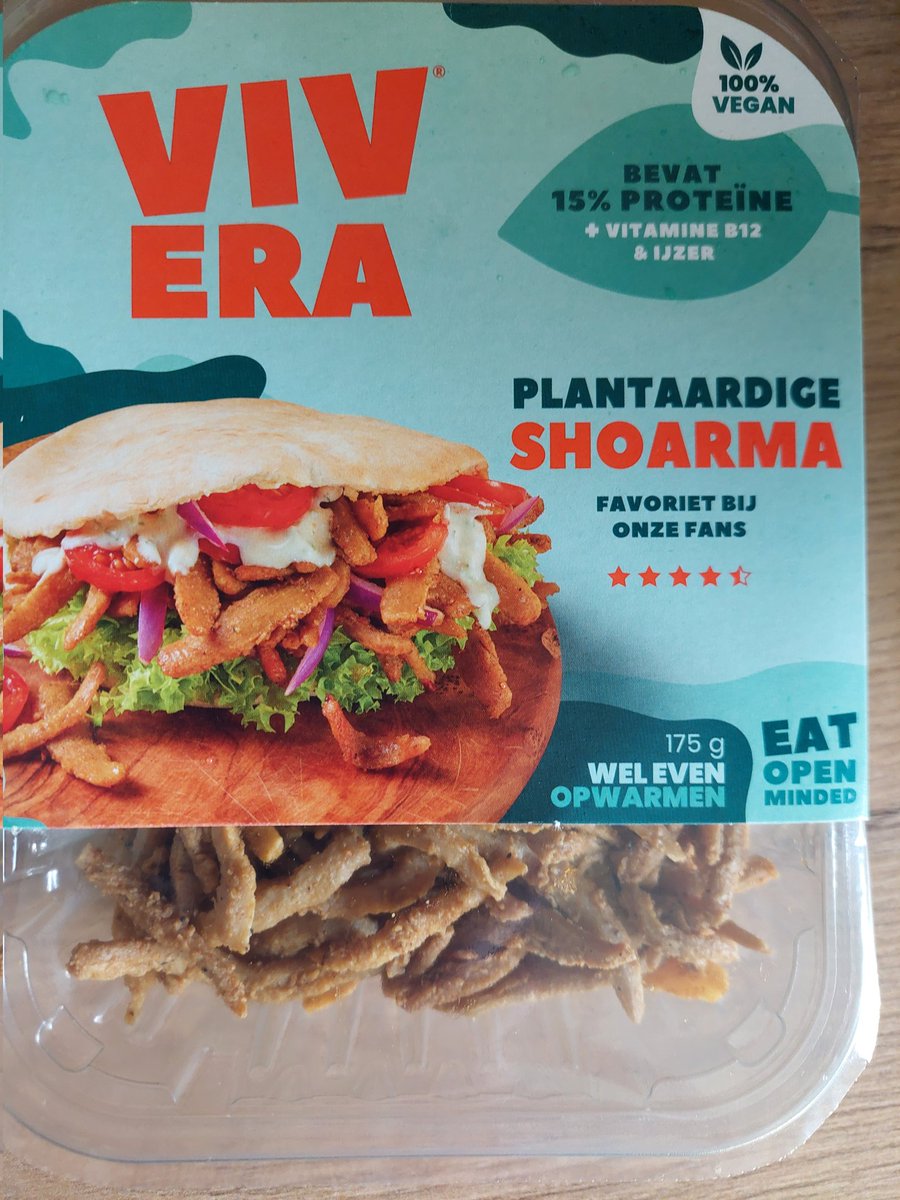 Zelfs de katten lusten het niet
#cadeautje van de #Jumbo <a href="/JumboSupermarkt/">Jumbo Supermarkten</a> #vegan #vivera  brrrr. Ik snap dat je dit gratis weggeeft, maar belandt hier, na de weigering vd katten, in de prullebak 🤢