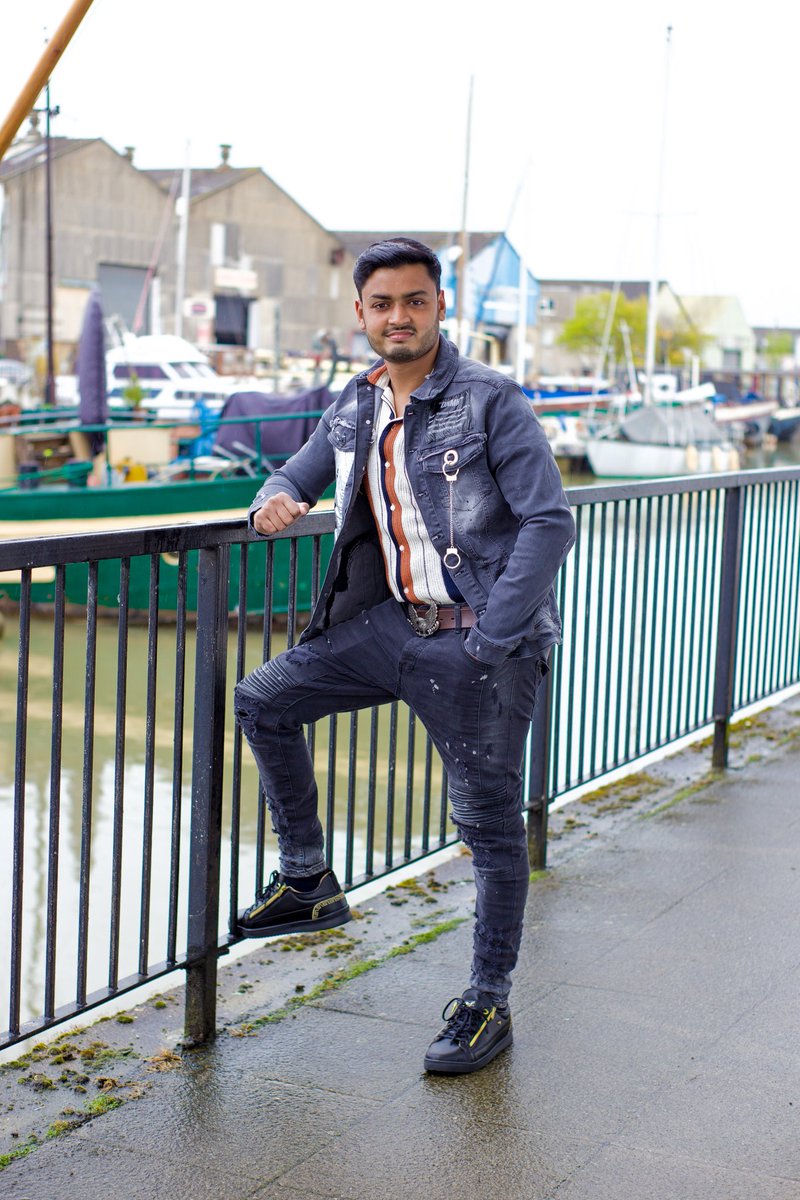 abdulhakimjoy's tweet photo. Life isn’t perfect, but my hair is 😂
#abdulhakimjoy #bangladeshfilmindustry #actorabdulhakimjoy #netflixactor #londonactors #ukactors #britishactoregypt #spotlightactor #muslimactors #southasianactoruk
#southasianactors #southasianactoregypt #nepaliactoregypt #pakistaniactor https://t.co/ti6eNdCilC