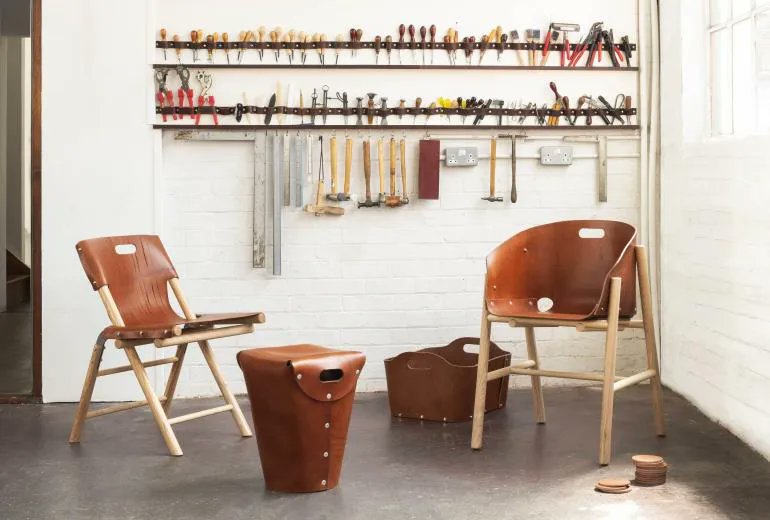 LeatherSchoolCh's tweet photo. London-based designer Bill Amberg has created a series of furniture pieces for the Knepp Estate, Sussex, using leather from the farm’s animals for an on-site cafe due to open in 2023
#kneppestate #bespokefurniture #billamberg 
https://t.co/PigCbUHn3B https://t.co/2uv9cTFuLh