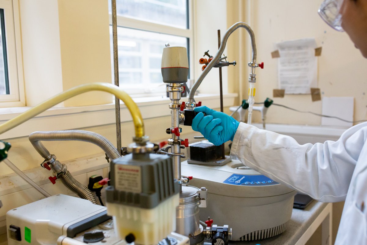 UofGSciEng's tweet photo. We're at #MRE2022 stand 66 - come see us and talk #materials #research

Prof @Prof_DHGregory's work focuses on #materials discovery and synthesis, #materials for #energy #conversion and #storage, #nanomaterials  - find out more: https://t.co/9xLWpgXMfn #STEM @UofGChem https://t.co/6K2Ea7pwSD