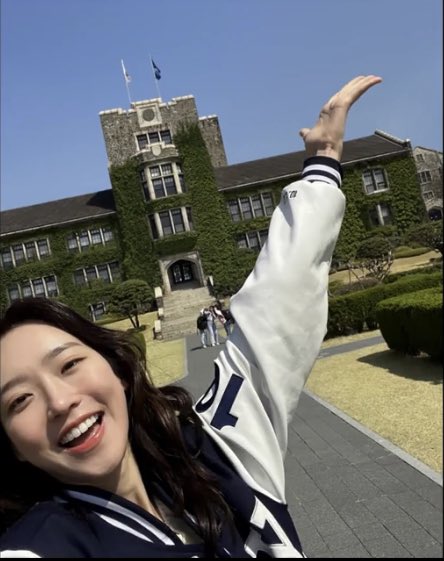 dsb_0602's tweet photo. 주둥이들 대학 들어가면 석경이는 사진 왕창 찍어서 보내줄거같고 석훈이는 석경이랑 정반대로 단수가 어땠냐고 물어보면 잠깐 얘기해줄듯 https://t.co/X3PHQ2ygMl