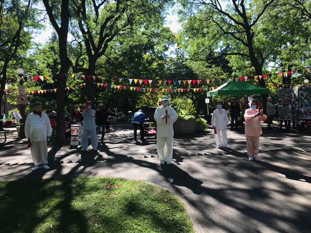 OttawaWestCS's tweet photo. It was a great day at Dundonald Park on September 24th with Aging in Place! Beautiful music and beautiful weather! #owcsaip #owcs45 #communitysupportmatters💙 https://t.co/0EstPgy4cG