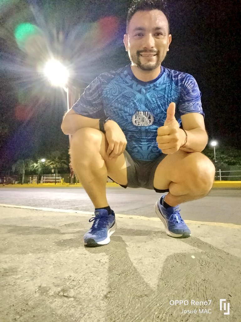 JosuManuelAven1's tweet photo. Hoy emulo a dos personalidades quizás las más rápidas con las que he podido conversar y quienes me inspiran con cada zancada y a cada entrenamiento. @Adelin1705 #Adesonic @Yopopez #Marioflash Les agrqdezco su ejemplo y que vengan muchos kms más. https://t.co/ayrsIYz32g