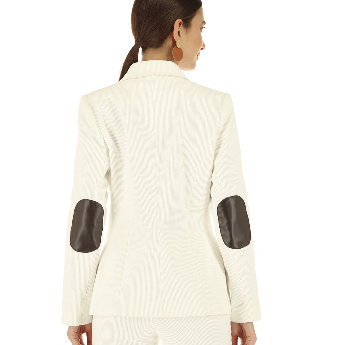 AlexisModa's tweet photo. Un saco de pana perfecto para esta temporada #SoyAlexis #MujerAlexis #LookAlexis #Moda #Estilo #Otoño2022 #DiseñoMexicano #Saco #AlexisCollection https://t.co/QAAsRhOQrR