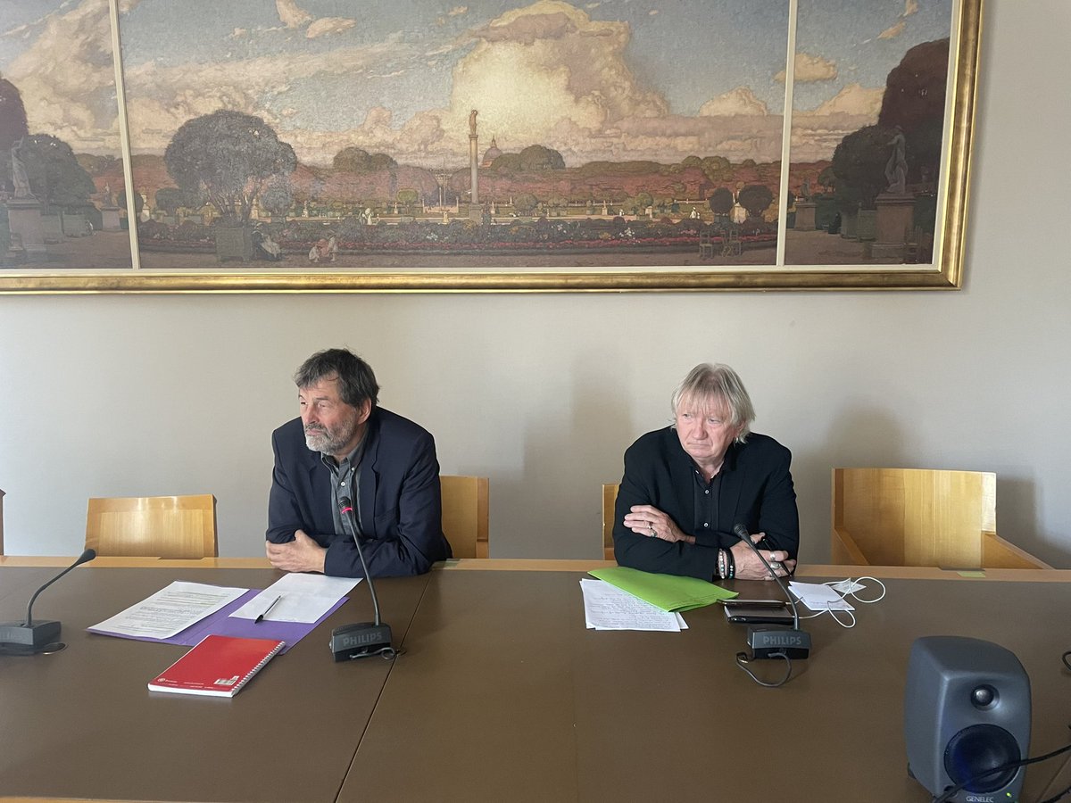 🌳 Coupes rases, plantations monospecifiques, incendies… les sénatrices et sénateurs écologistes organisent une table ronde avec <a href="/Canopee_asso/">Canopée Forêts Vivantes</a> et <a href="/UCFFcoop/">UCFF - Les Coopératives Forestières 🇫🇷</a> sur les pratiques sylvicoles, pour mieux organiser la filière et lui donner les moyens dédiés ⤵️