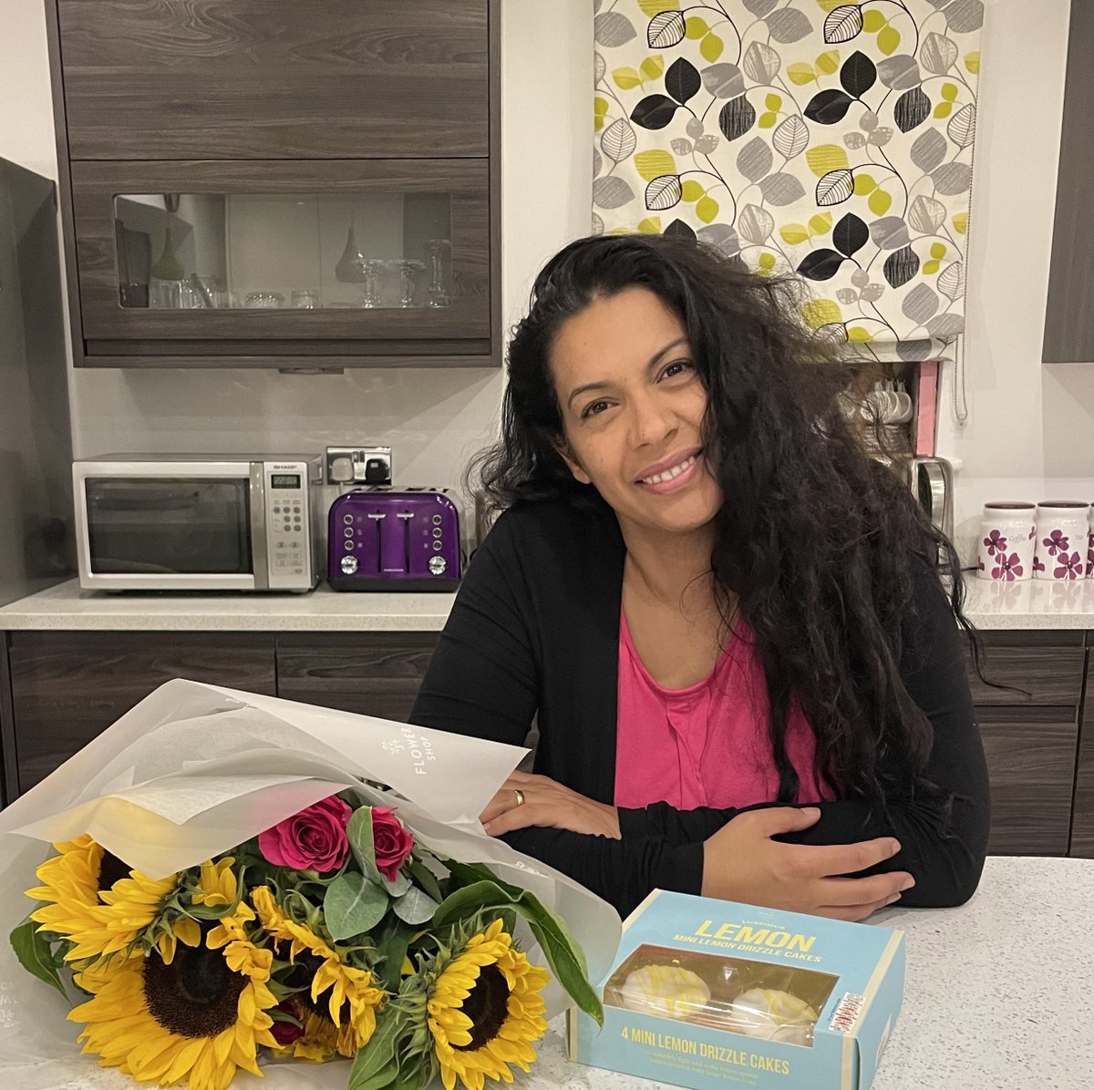 PistachioNotts's tweet image. This week marks ten years of working with the amazingly talented @EmmyGraphDesign. Always by our side, Emmy can always be counted on to deliver  – she also makes the perfect brew too 👌

Thank you! We really wouldn&apos;t be #TeamPistachio without you!! 🥳

#ThankYou #GraphicDesign