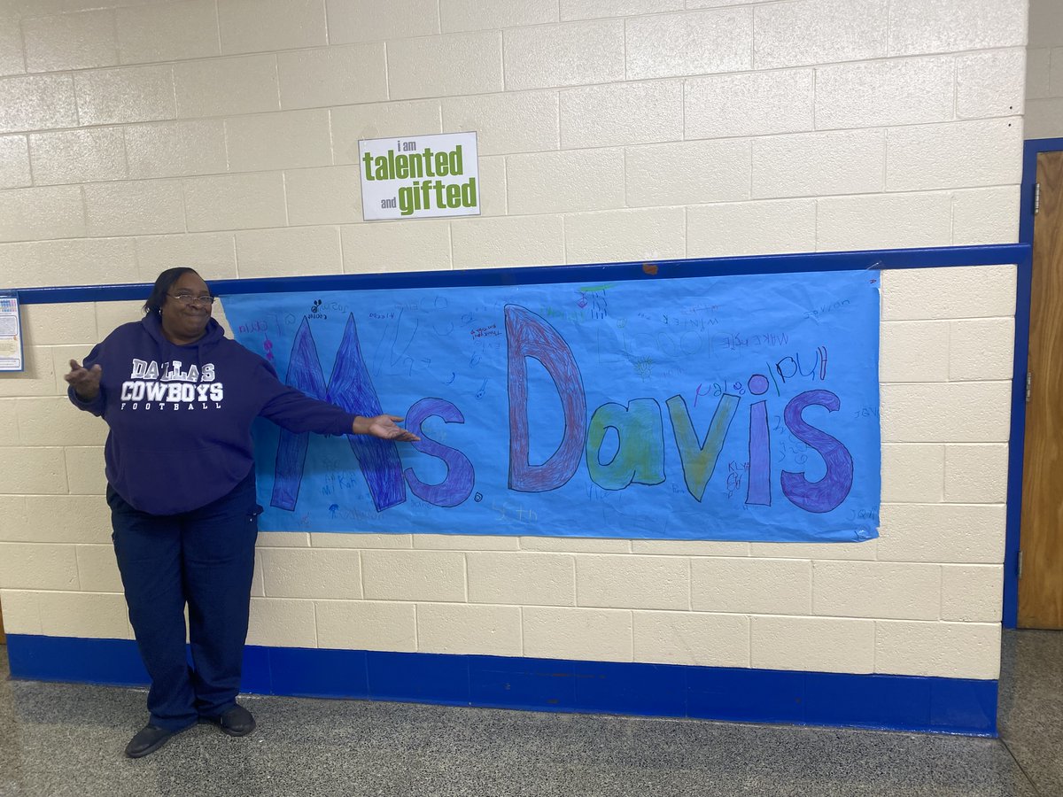 LinkhorneLions's tweet photo. We have the most incredible custodial staff at LES! https://t.co/l2NFNsVmt8