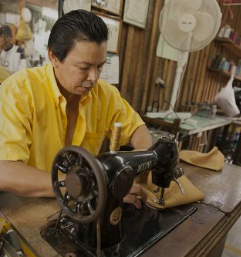 En octubre, <a href="/Rotary/">Rotary International</a> celebra el Mes del Desarrollo Económico de la Comunidad. Infórmate sobre nuestra labor en este campo en on.rotary.org/3UOTBs6