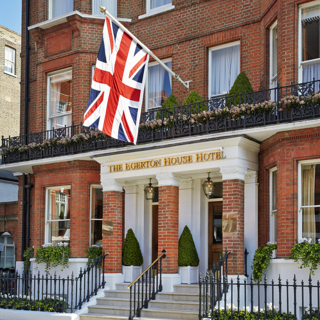 red_carnation's tweet photo. We are delighted to announce that four of our #RedCarnation London properties have won a @cntraveller Readers’ Choice Award 2022 🎉
All the teams at the @Egerton_Hotel @rubenshotel @Montague_Hotel @41Hotel should be immensely proud of themselves, as we are of them! https://t.co/6Np6DalIKh