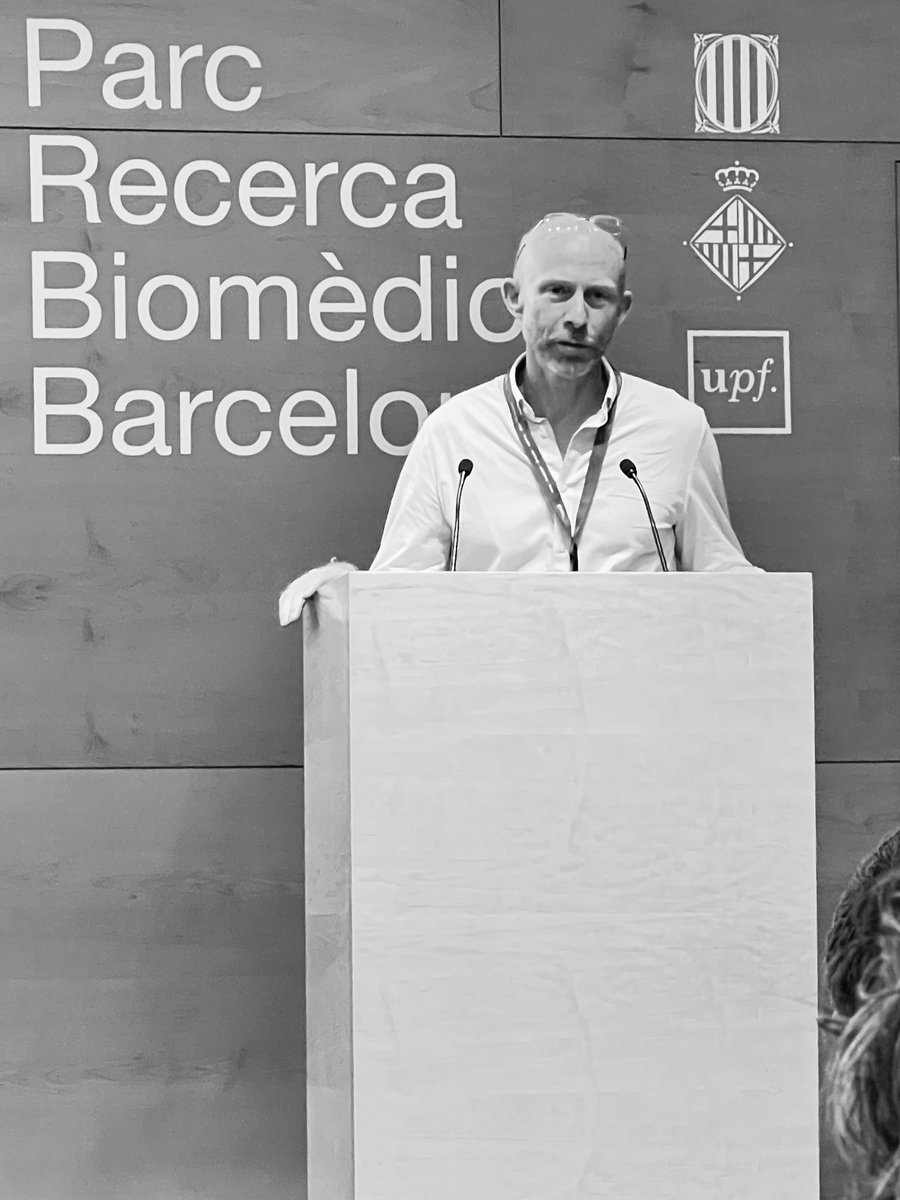 ara_anderson's tweet photo. Attending the inaugural symposium of the #BCNCollaboratorium, more info here: https://t.co/XAckKE2ihB Kicking things off is @BenLehner of @CRGenomica and @EMBLBarcelona head @_JamesSharpe discussing the core concept of their #collaboratorium which has parallels with @mathonco https://t.co/yYCsZTTAxv