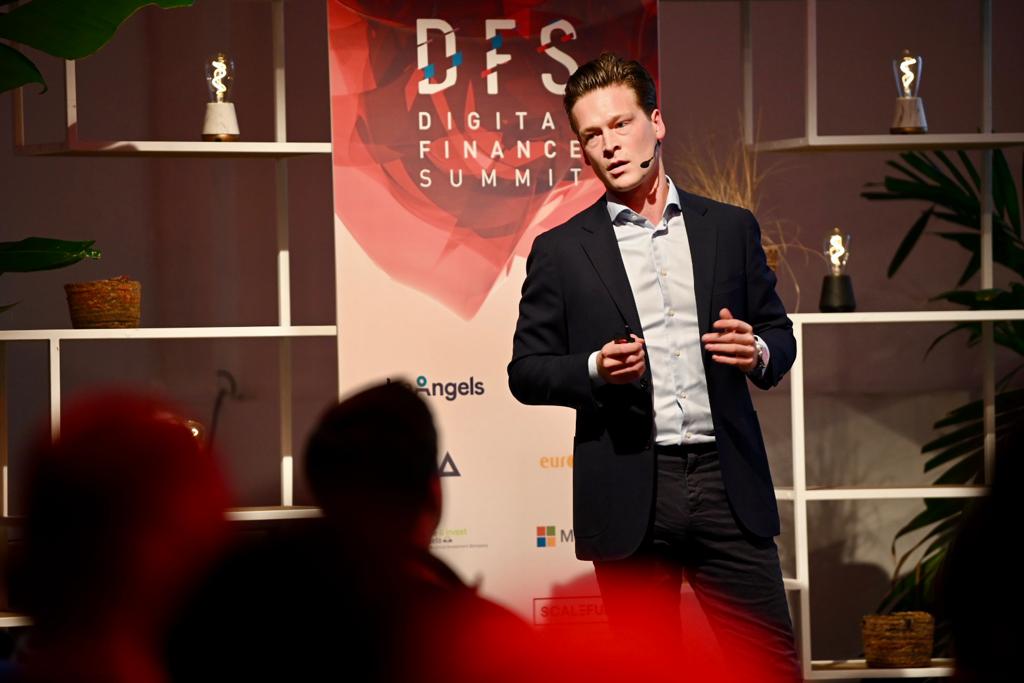 fintechbe's tweet photo. #DFS22 - Stage 2 is on fire! The hottest Fintechs of Europe are ready to pitch battle 🔥Five Degrees Neo, AiVidens, Divizend, Oper Credits, SLVRCLD, Proofmarked, Smart 4 Invest, Finqware, b.fine and AQRisk will pitch soon! Come &amp; to vote for your favourite.

 #fintechbe https://t.co/S6KfI8FIhj