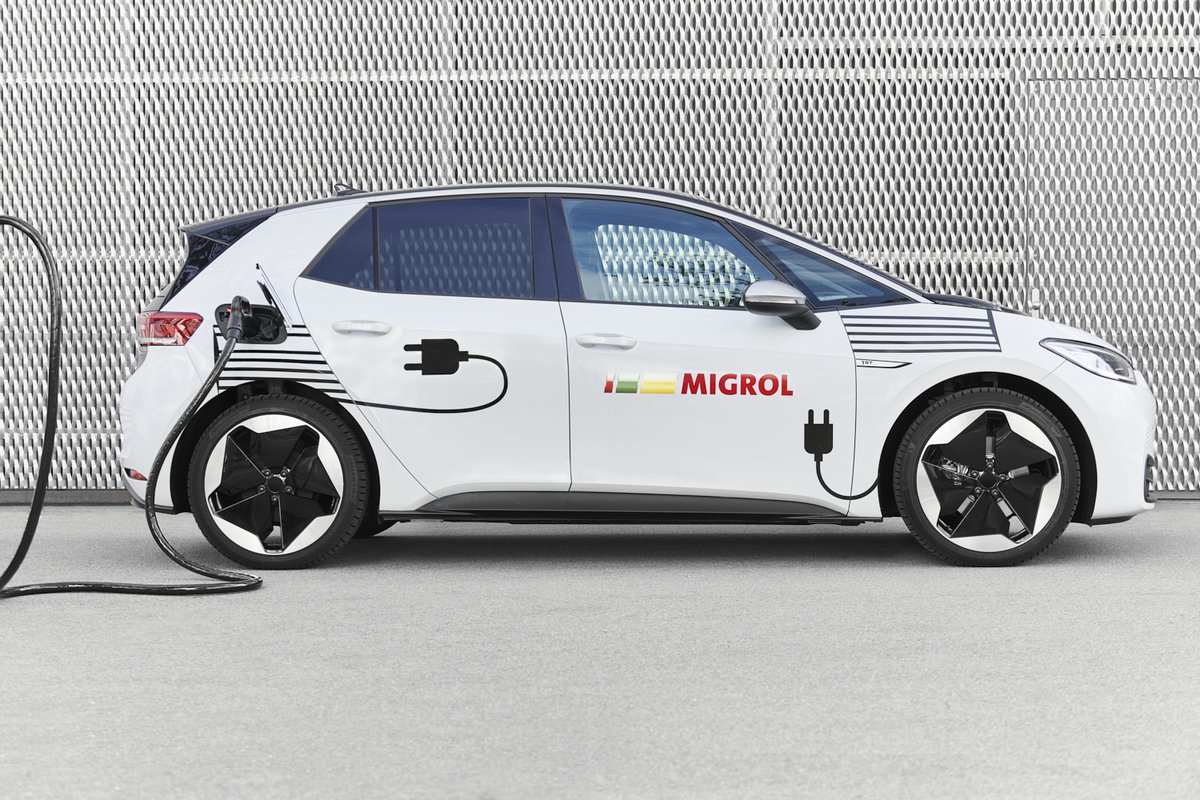 L’offre de <a href="/migrol/">Migrol AG</a> dans le domaine de l'#électromobilité contribue à la croissance du réseau suisse de recharge rapide et aussi de Swiss eMobility. Nous souhaitons la bienvenue à notre nouveau membre et nous réjouissons de notre collaboration! bit.ly/3RAffxl
