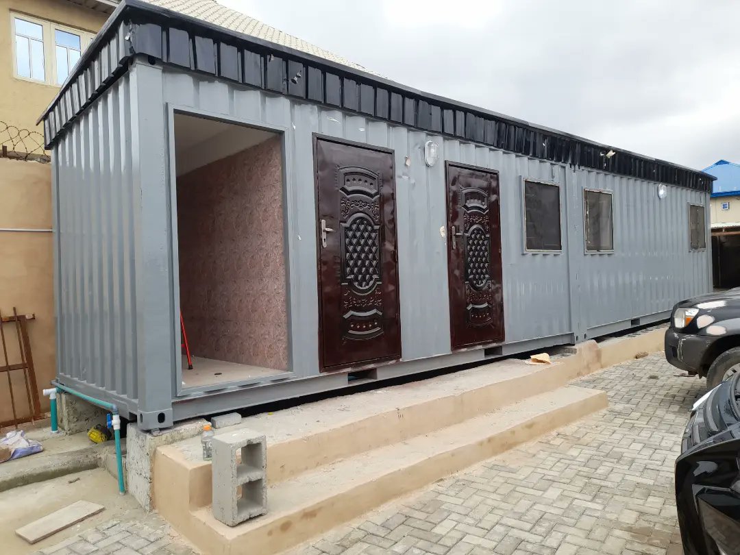 oladon2013's tweet photo. We deliver prefab container office , lounge , car wash office,  and  showrooms or what ever concept or design u have. we can build with 20ft or 40ft container. @OISREADY https://t.co/f1SKK76ZgP