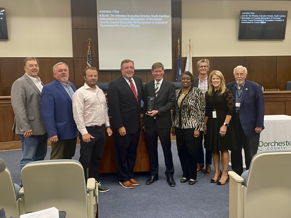 SCCounties's tweet photo. SCAC Executive Director Tim Winslow was honored to present Dorchester County Council with a plaque commemorating the council’s 100% graduation rate from SCAC’s Institute of Government for County Officials on October 3.
#countyleaders #dedication #education #publicservants https://t.co/koaCdoWCka