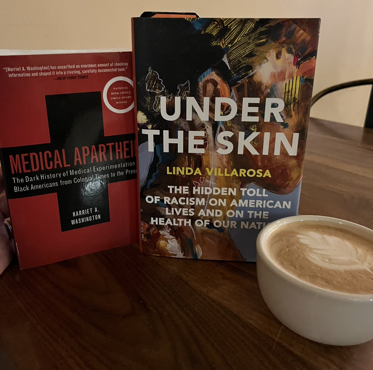 Tuesday AM #readtalkgrow podcast prep. Talking to @lindavillarosa #undertheskin & @AmaalStarlingMD about systemic racism in healthcare #read2grow #read2heal @doubledaybooks Episodes release Feb2023 @mayoclinicpress