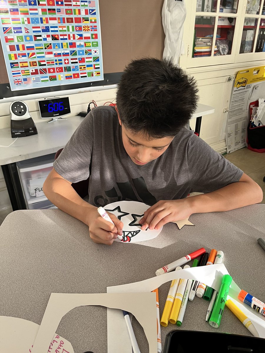 MSuccessHTX's tweet image. Spooky season has hit the Mission Squash classroom. We talked about goals and making attainable short term goals for ourselves. We are making fall pumpkin goals to grow through the season.