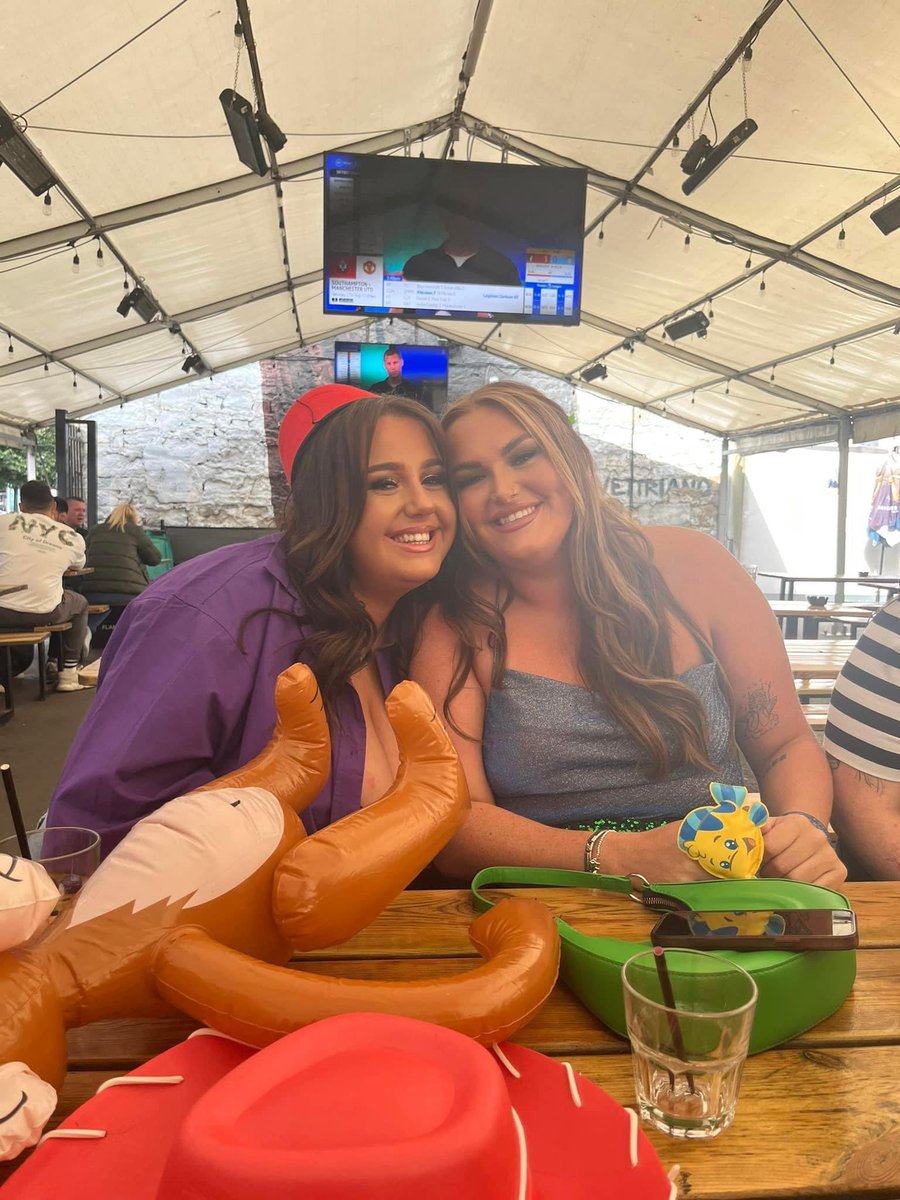 algorman6's tweet photo. @amyboyd0 happy 22nd birthday to my best friend🖤 thank you for everything, I love you with my whole heart! lucky me getting to spend another birthday with you, ur my life ! can’t wait to celebrate 😁🖤 https://t.co/WXvZPBABjp
