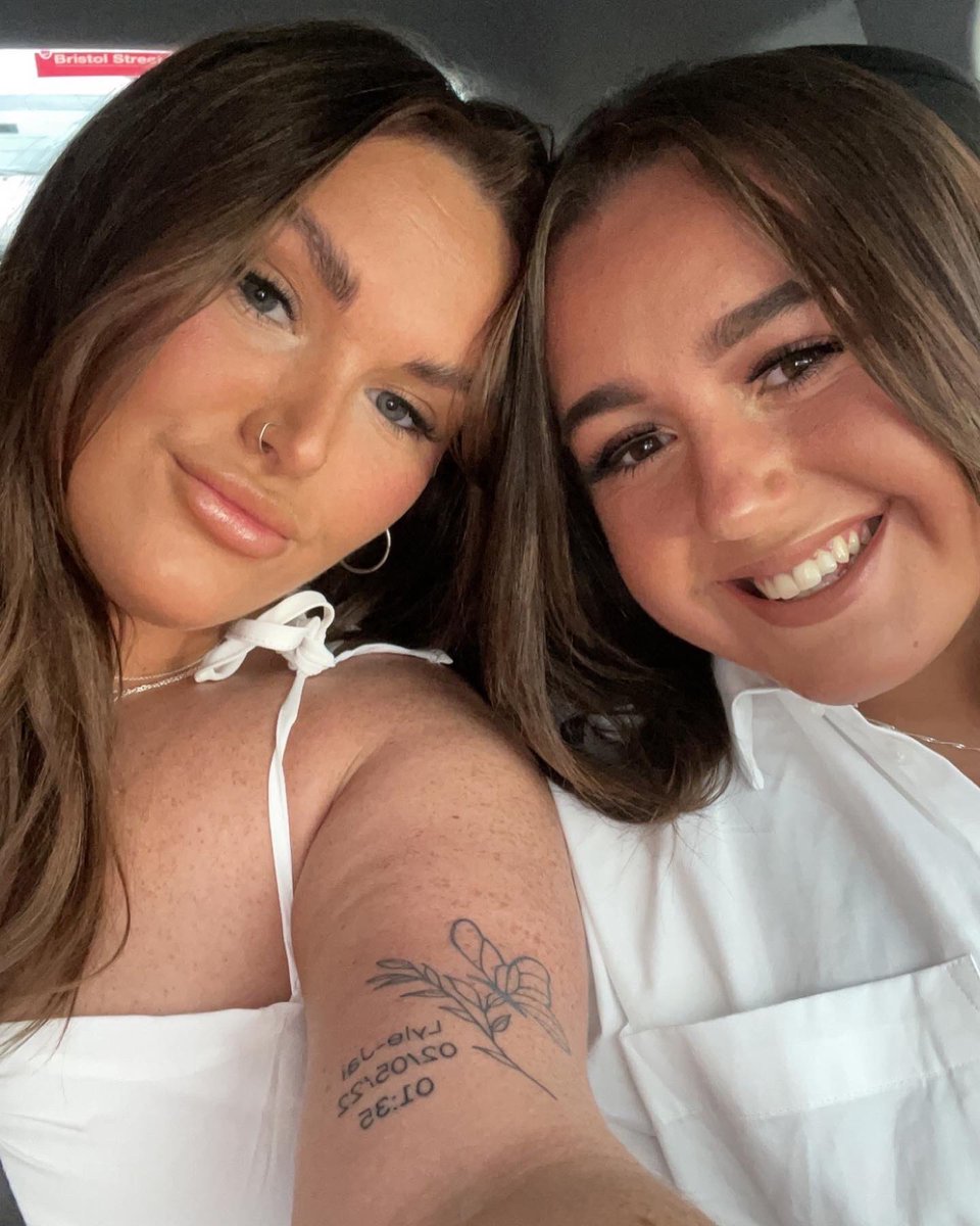 algorman6's tweet photo. @amyboyd0 happy 22nd birthday to my best friend🖤 thank you for everything, I love you with my whole heart! lucky me getting to spend another birthday with you, ur my life ! can’t wait to celebrate 😁🖤 https://t.co/WXvZPBABjp