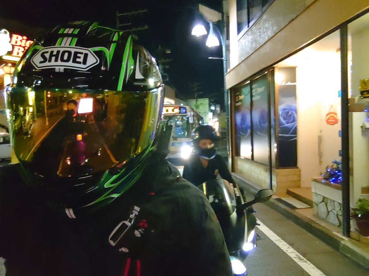 ryouennn's tweet photo. 雨降る前のナイツー🏍️
#zx10r #yamahar6 #kawasaki #ヤマハ https://t.co/bWaEuIj9Jb