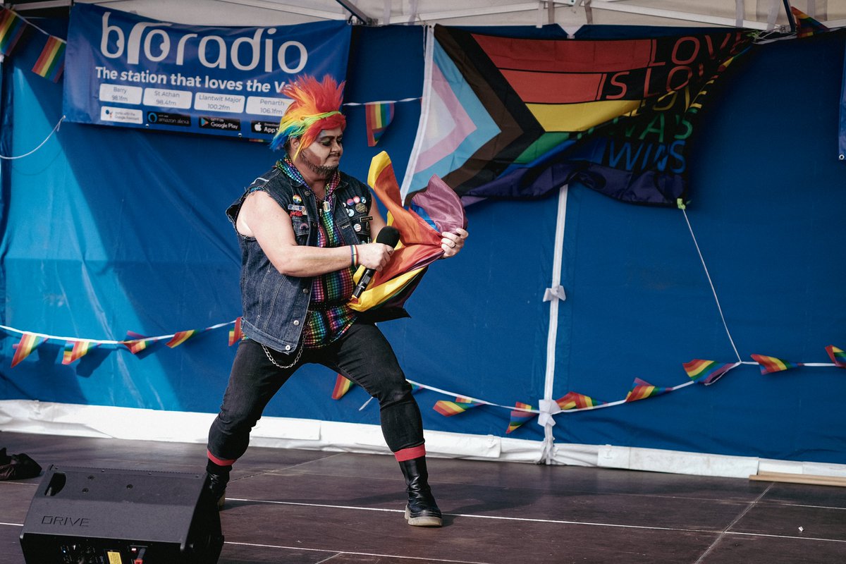 ZachInglis's tweet photo. Had a lot of fun at #BarryPride last weekend. https://t.co/wXc5BlXTFy
