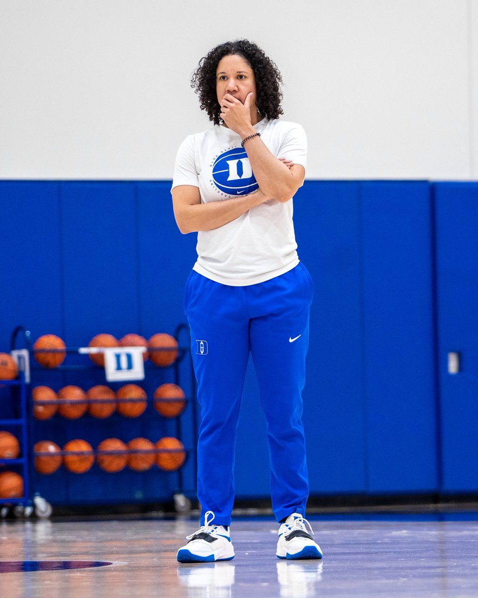 DukeWBB's tweet photo. Handle hard better. https://t.co/aPAjNSd3Ds